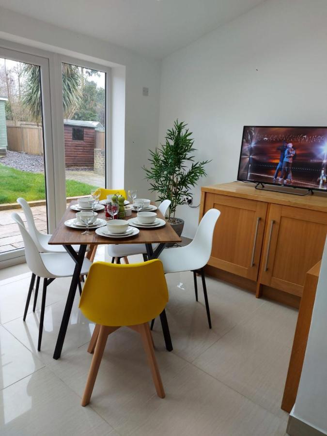 Central Ashford Stay - Contractors & Families Welcome - Free Parking מראה חיצוני תמונה