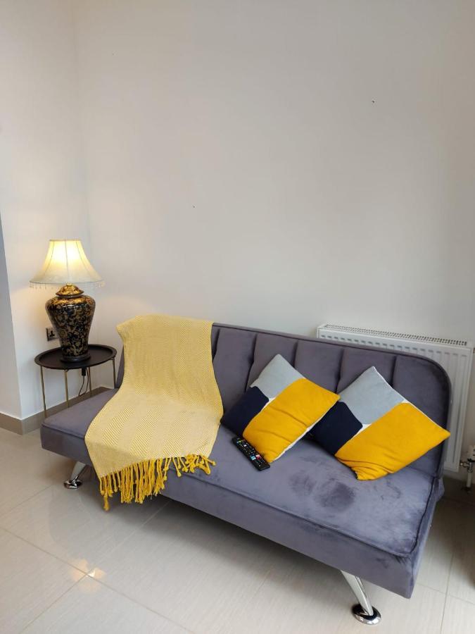 Central Ashford Stay - Contractors & Families Welcome - Free Parking מראה חיצוני תמונה