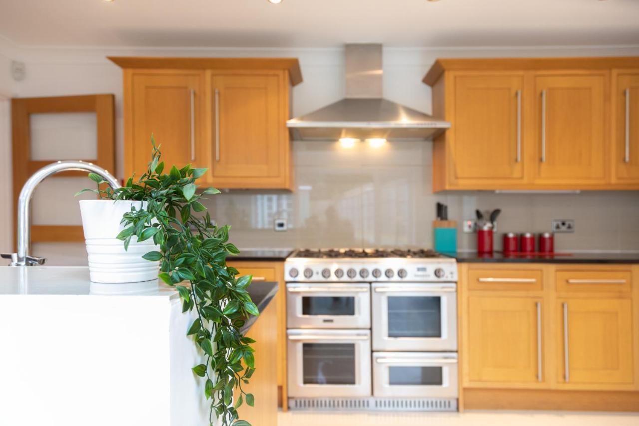 Central Ashford Stay - Contractors & Families Welcome - Free Parking מראה חיצוני תמונה