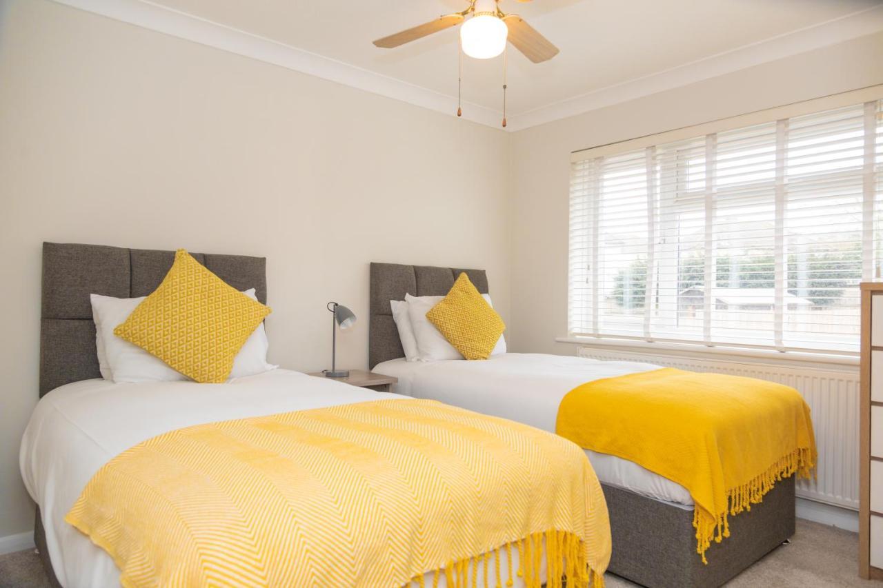 Central Ashford Stay - Contractors & Families Welcome - Free Parking מראה חיצוני תמונה
