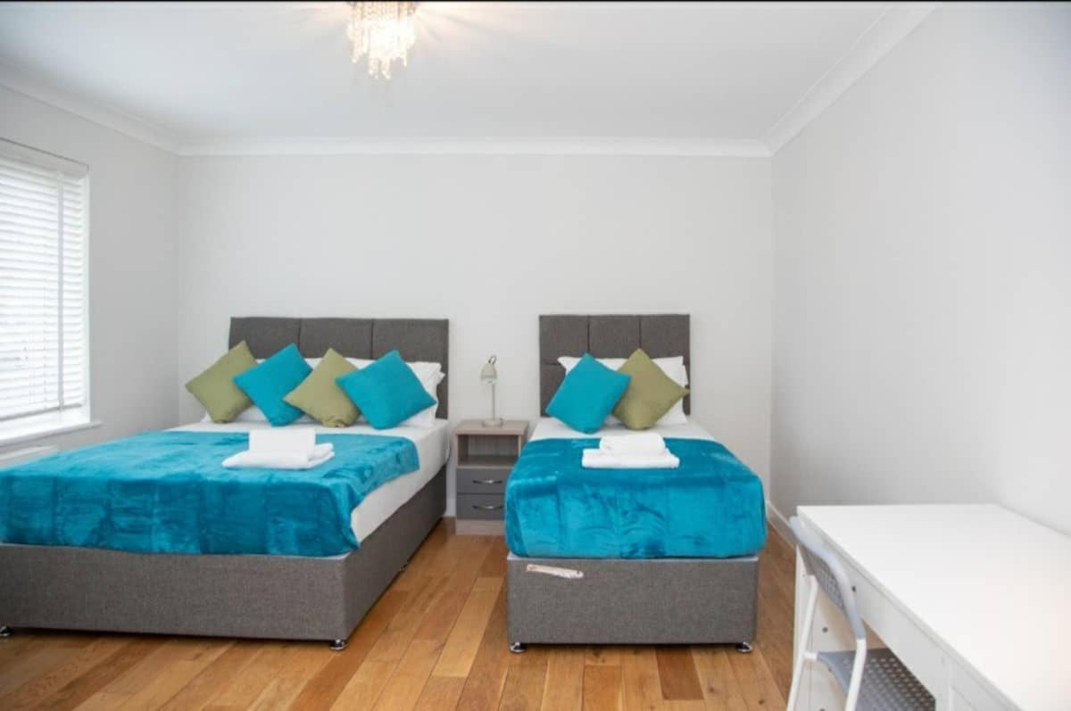 Central Ashford Stay - Contractors & Families Welcome - Free Parking מראה חיצוני תמונה